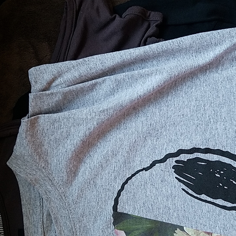PEANUTS Snoopy Tee - Picture 3 of 4